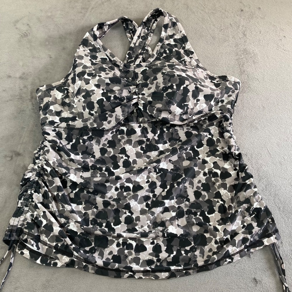 UV skinz UPF 50+ women's tanking size 2XL preowned